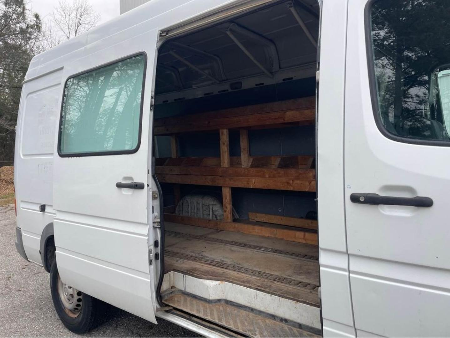 2003 WHITE /Gray Dodge Sprinter Van 2500 High Roof Short Wheelbase (WD2YD642935) with an 2.7 i5 Diesel engine, Automatic transmission, located at 5700 Curlew Drive, Norfolk, VA, 23502, (757) 455-6330, 36.841885, -76.209412 - Photo#7